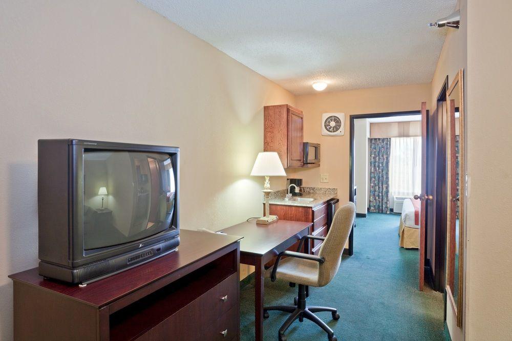 Best Western Plus Liberal Hotel & Suites Екстериор снимка