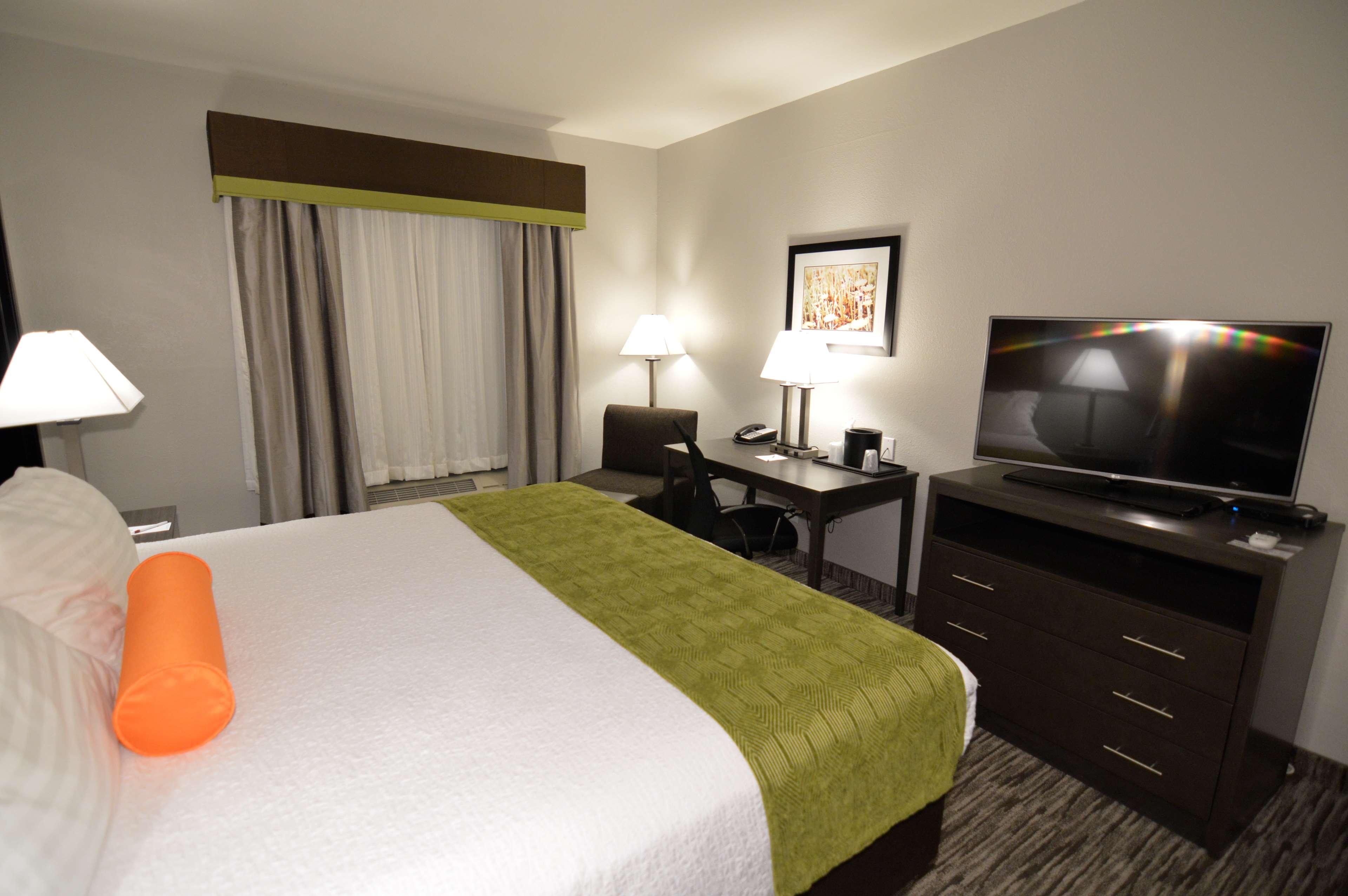 Best Western Plus Liberal Hotel & Suites Екстериор снимка