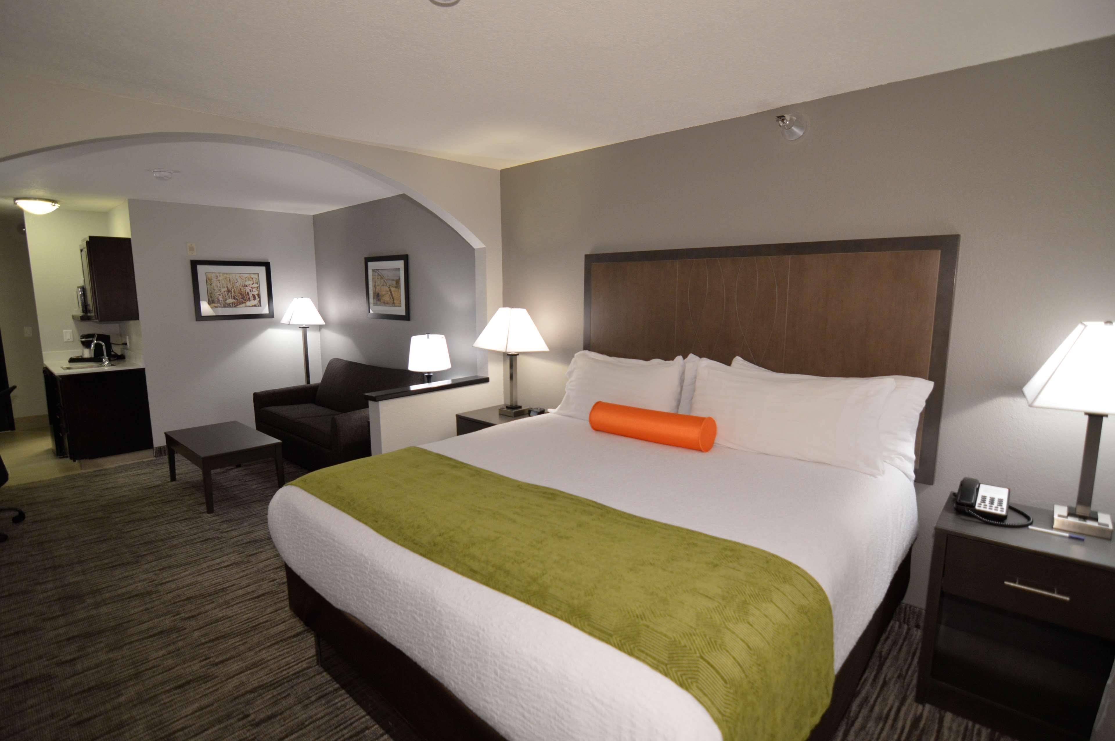 Best Western Plus Liberal Hotel & Suites Екстериор снимка