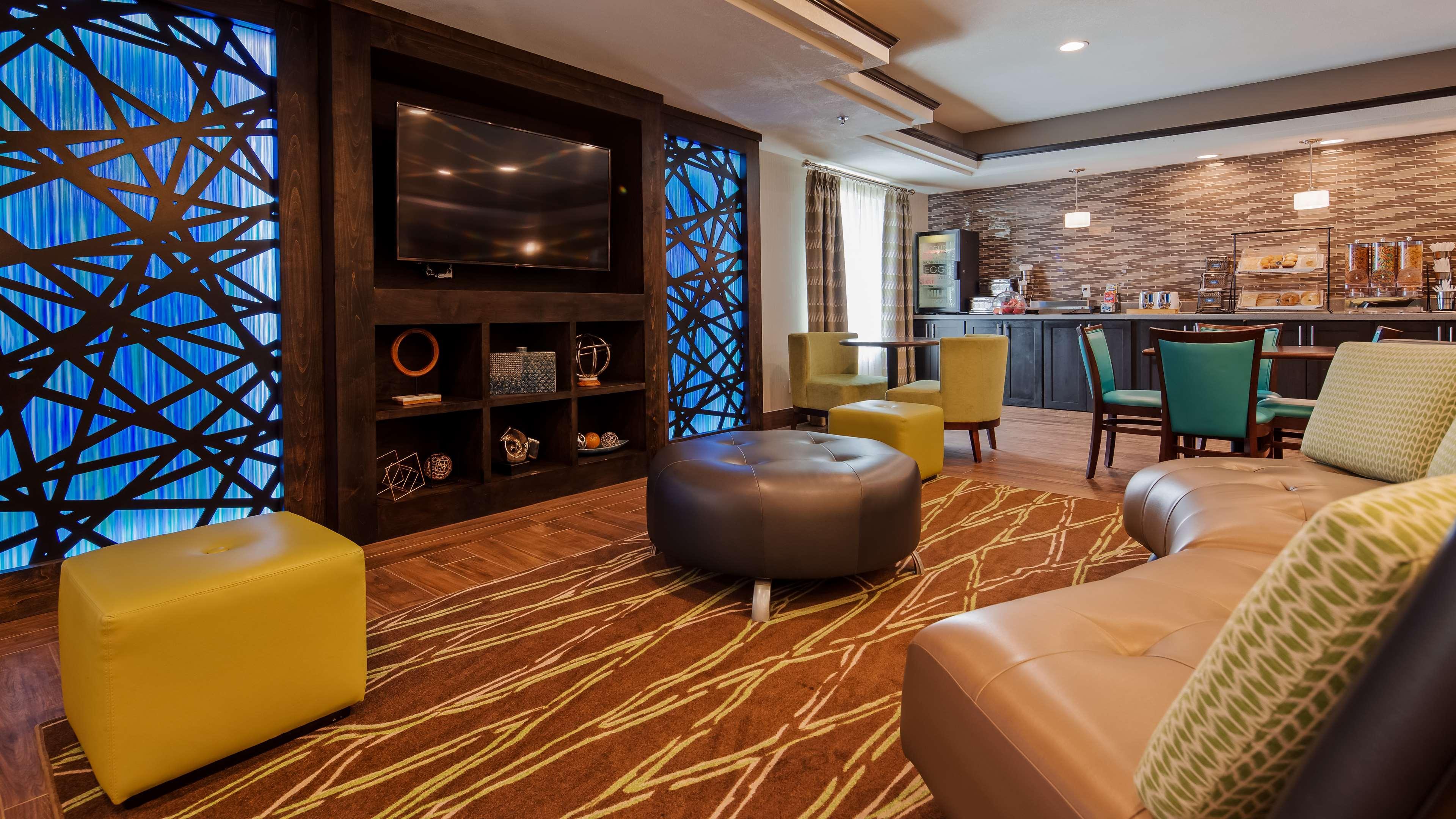 Best Western Plus Liberal Hotel & Suites Екстериор снимка