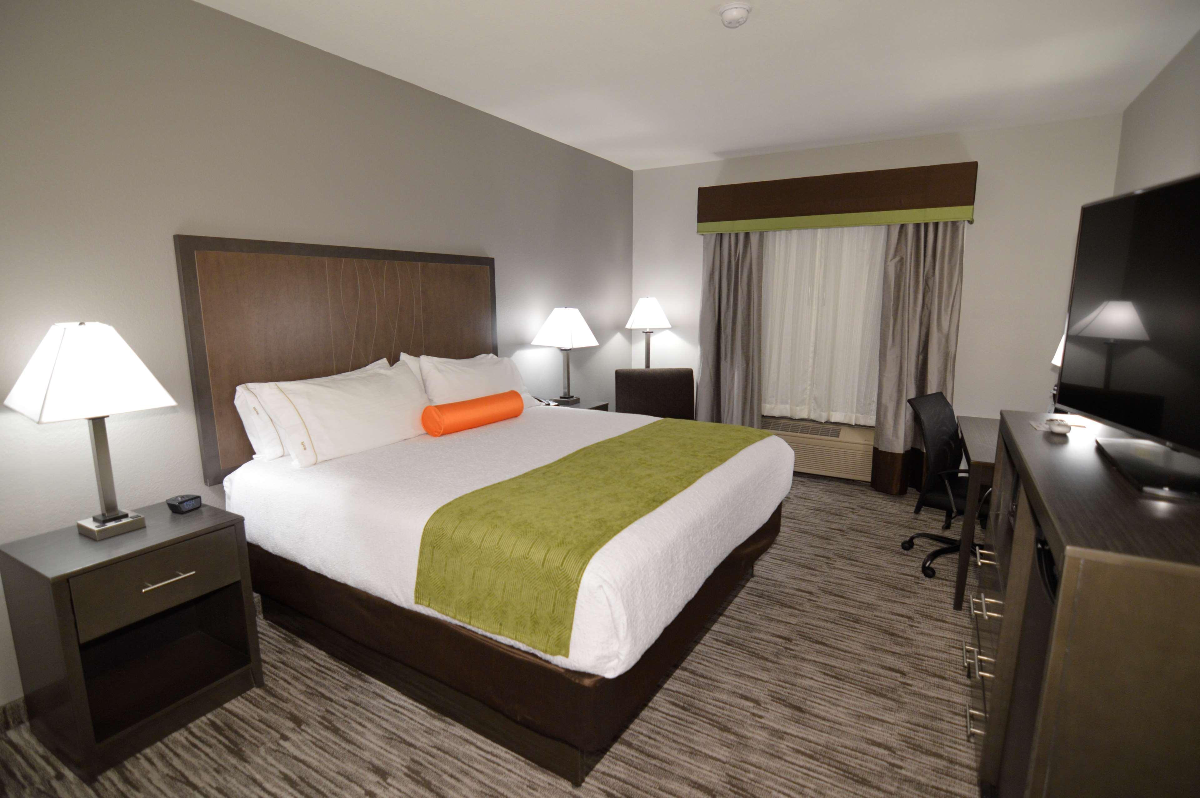 Best Western Plus Liberal Hotel & Suites Екстериор снимка