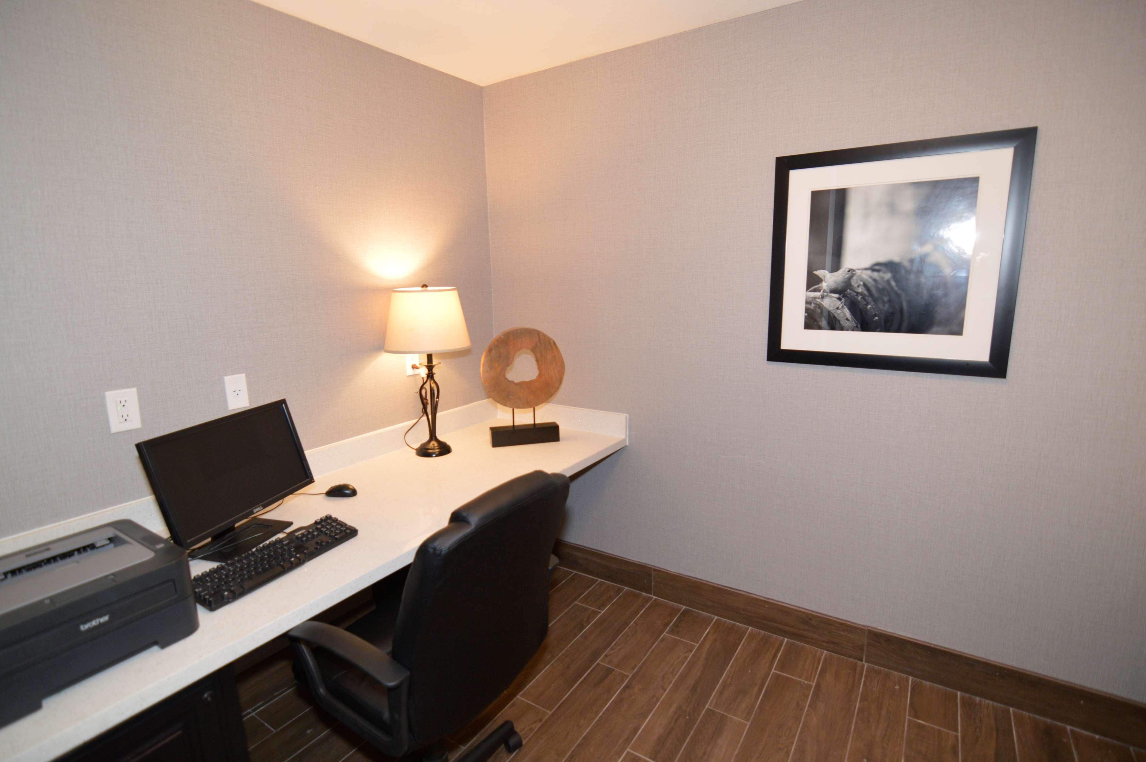 Best Western Plus Liberal Hotel & Suites Екстериор снимка