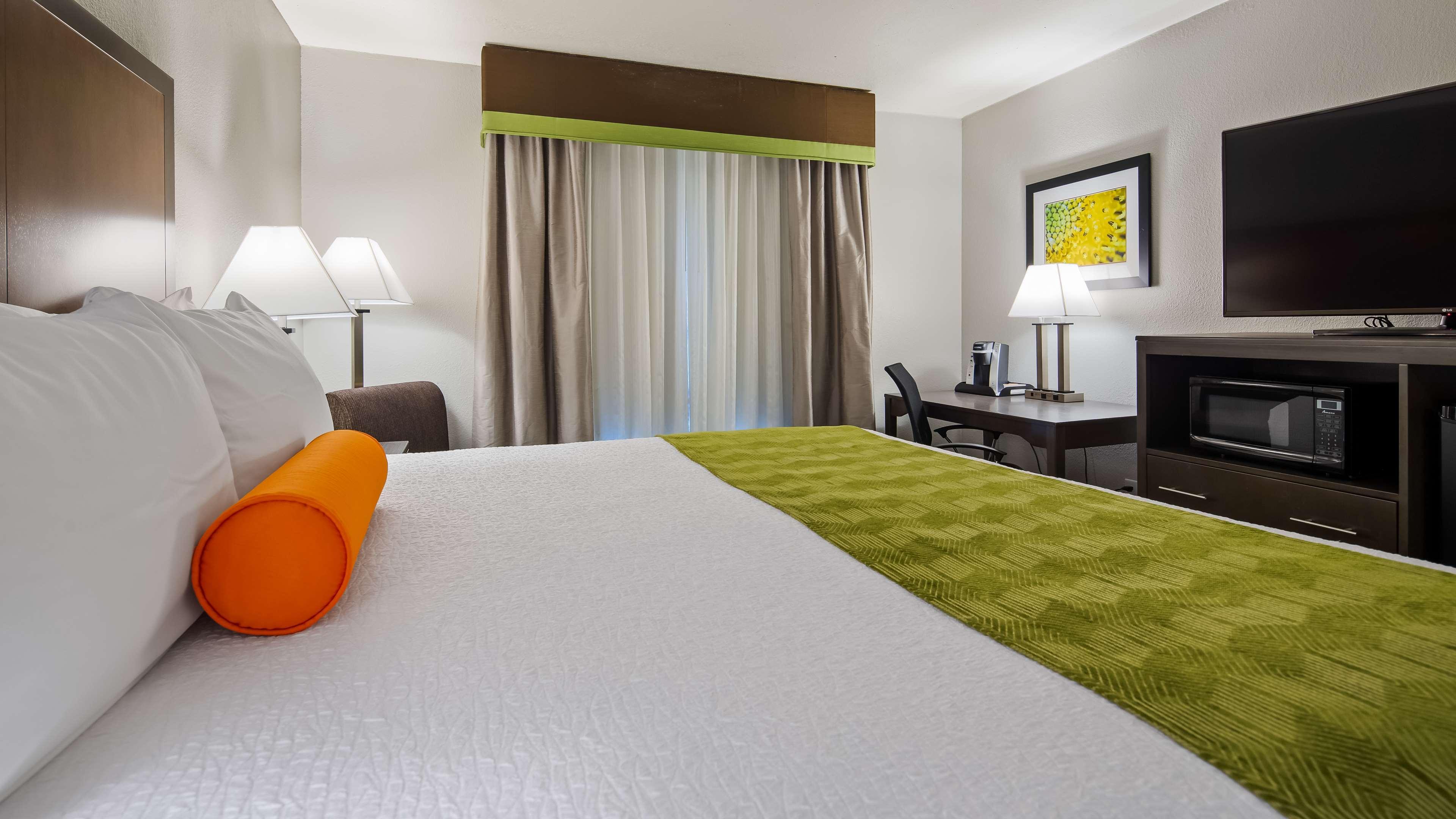 Best Western Plus Liberal Hotel & Suites Екстериор снимка