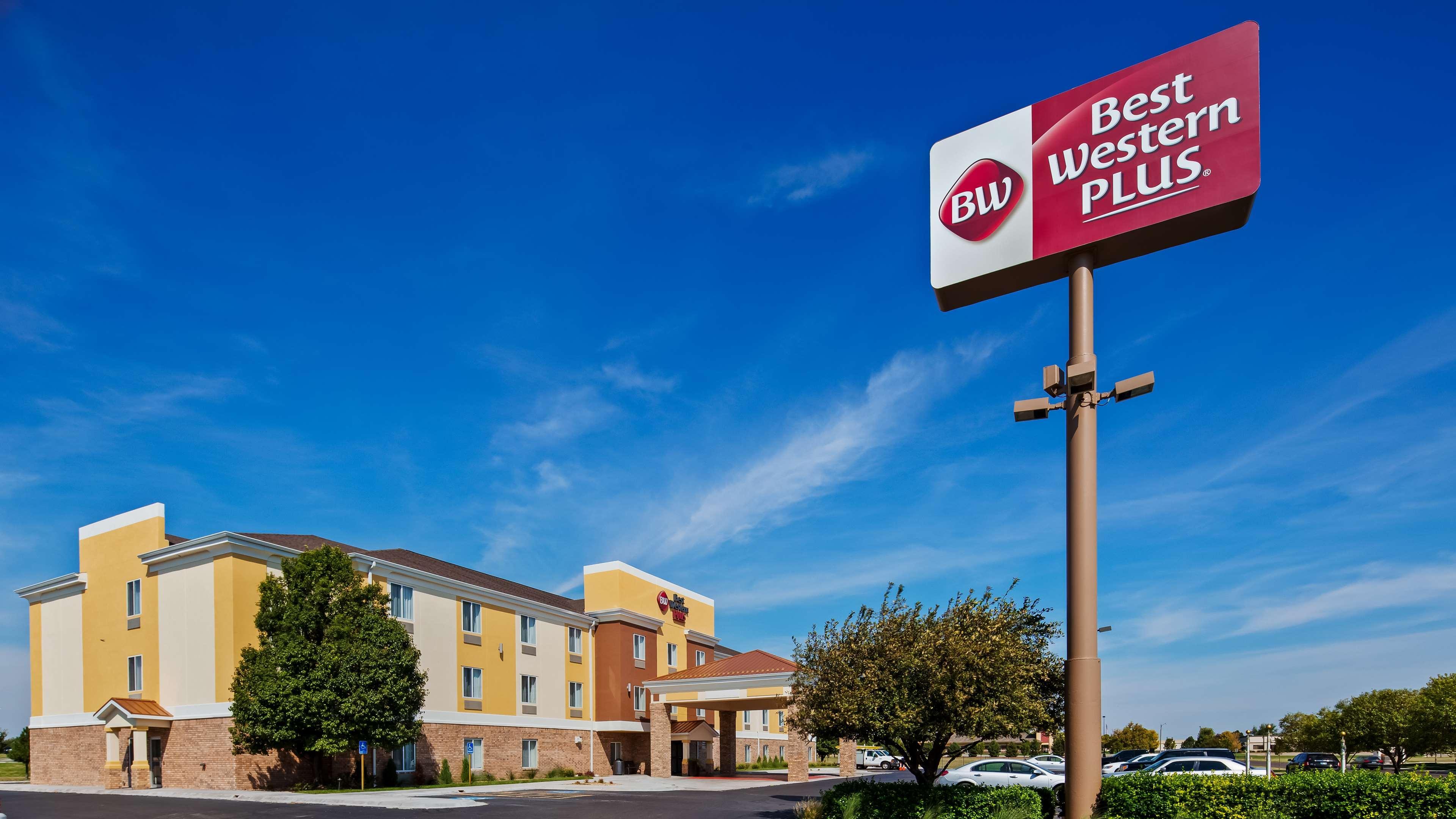Best Western Plus Liberal Hotel & Suites Екстериор снимка