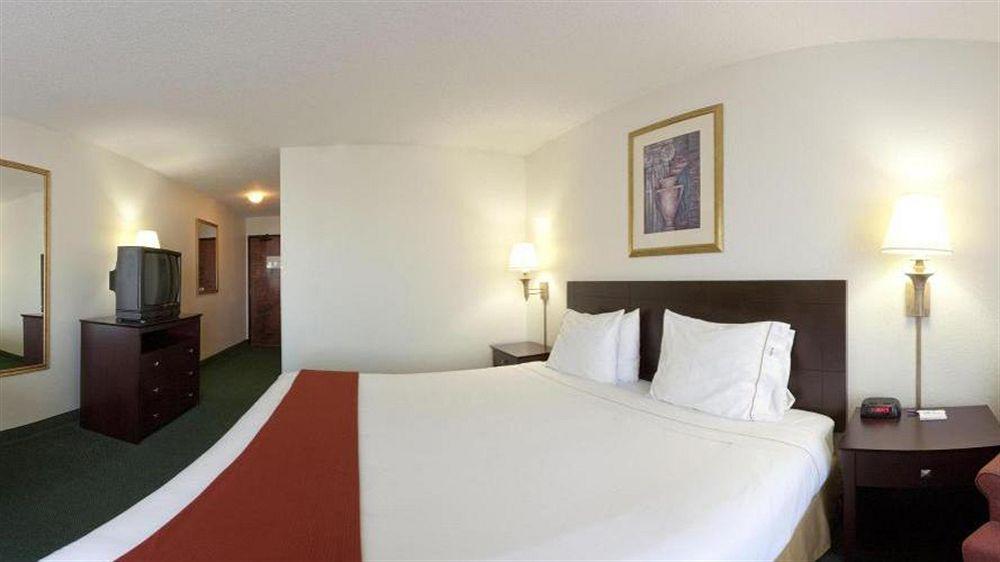 Best Western Plus Liberal Hotel & Suites Екстериор снимка