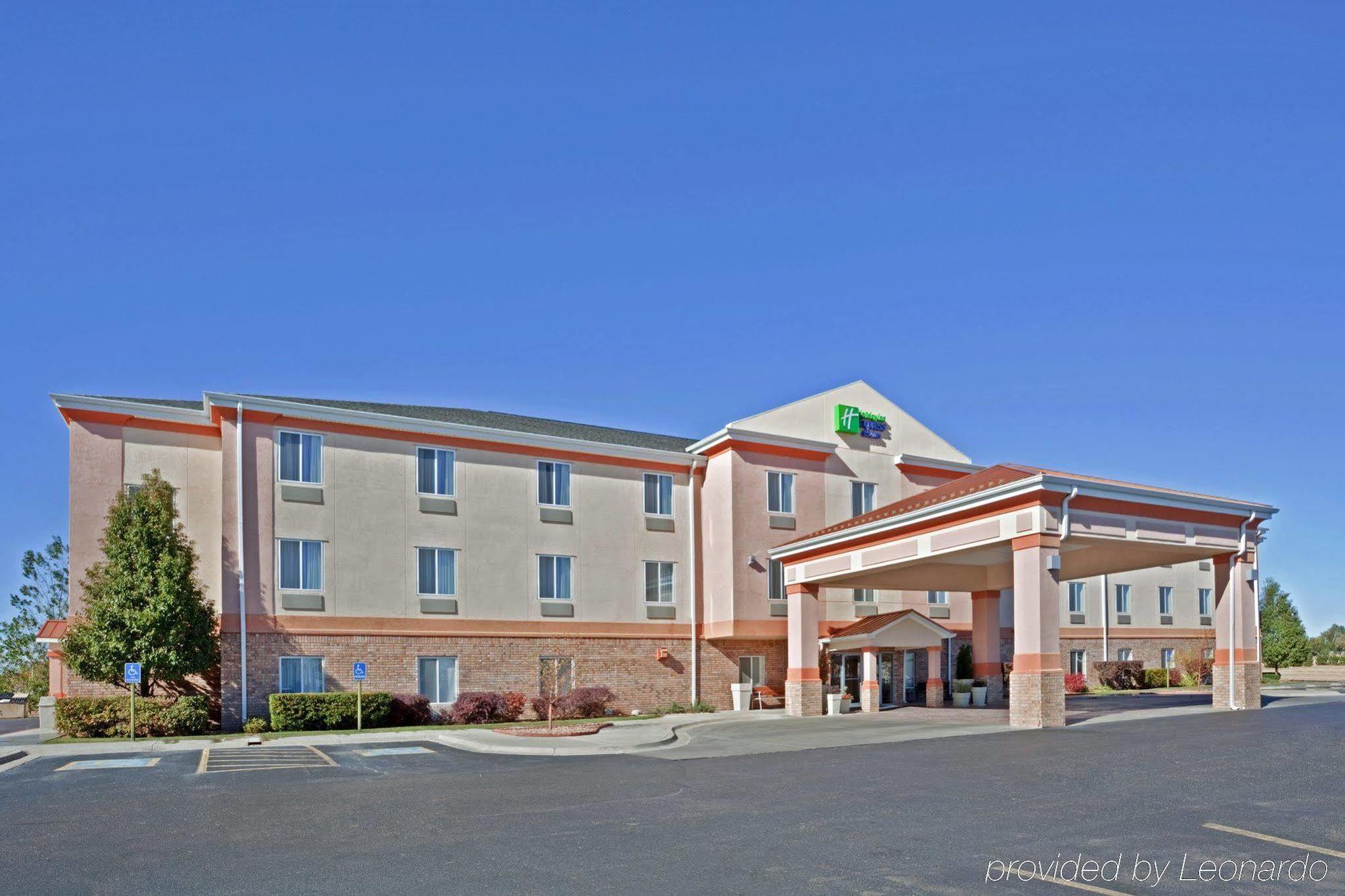 Best Western Plus Liberal Hotel & Suites Екстериор снимка